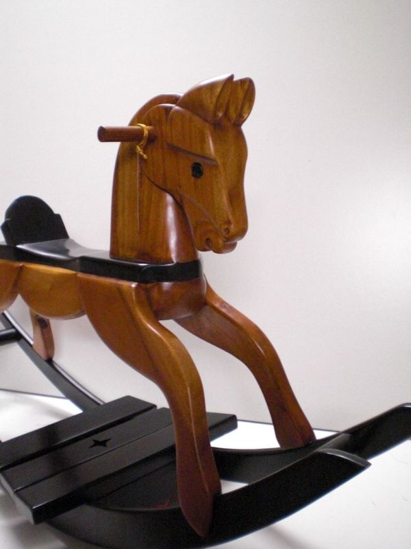 Cavalluccio a Dondolo in legno V113